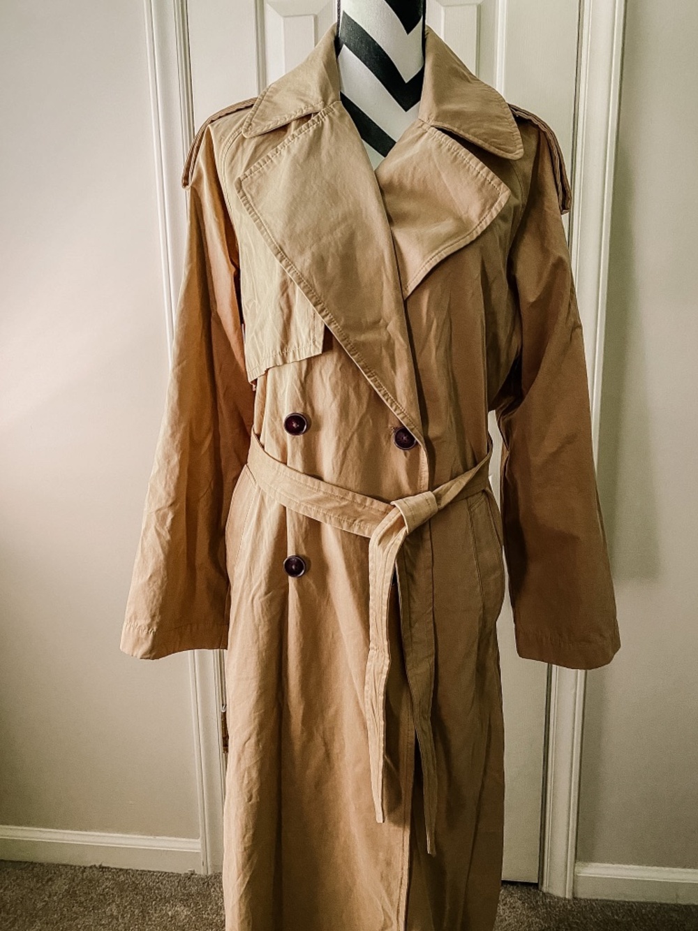 NWOT American Eagle Women's Trench Coat Size Medium | Past Knee Length